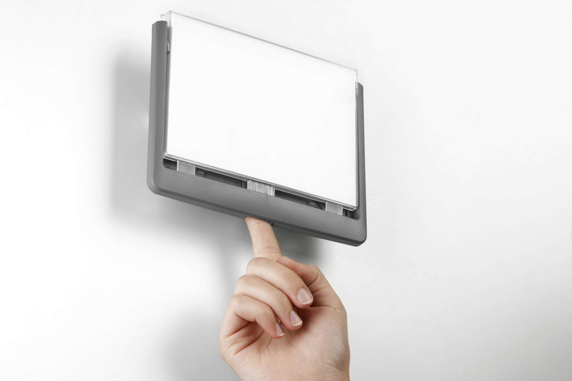 durable-click-sign-t-rschild-graphit-149x105-5mm-zum-kleben image 5